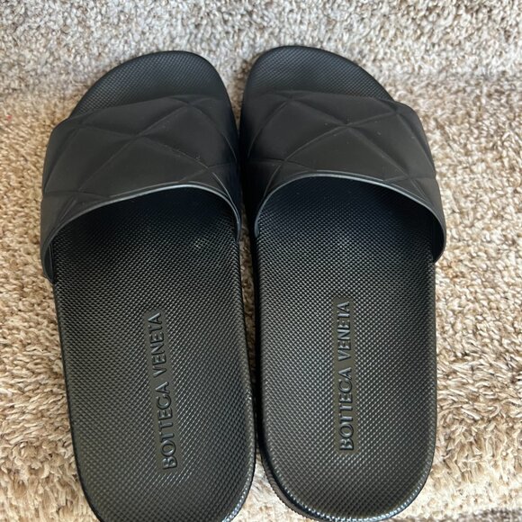 Bottega Veneta Men\'s Black Quilted Rubber Slides main image 5